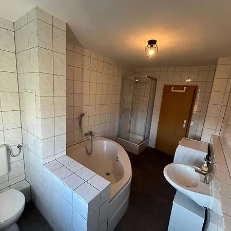 4 Personen Monteurs Gästewohnung Am Geiseltalsee *